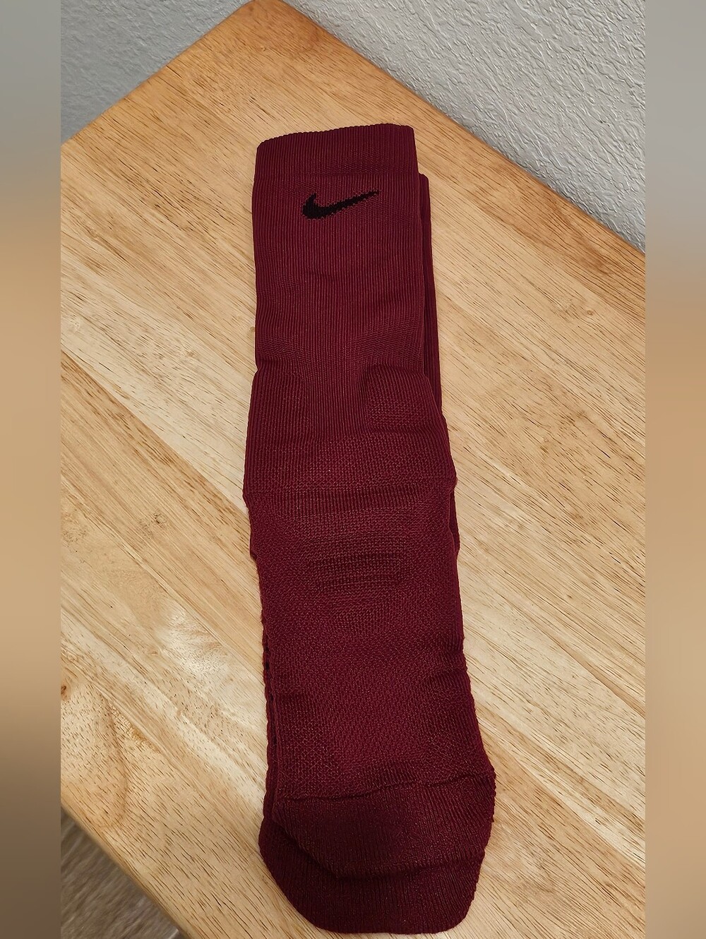 Nike Vapor Football Crew Socks Maroon w/Black Logo Medium NWOT